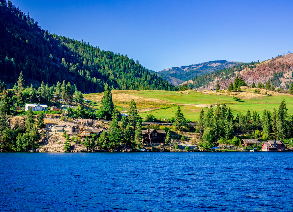 Lake in the mountains Washington