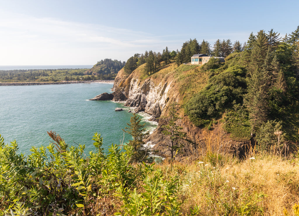 USA, Washington State, Ilwaco, Cape Disappointment State Park. The Lewis & Clark Interpretive Center overlooking the Columbia River and Pacific Ocean