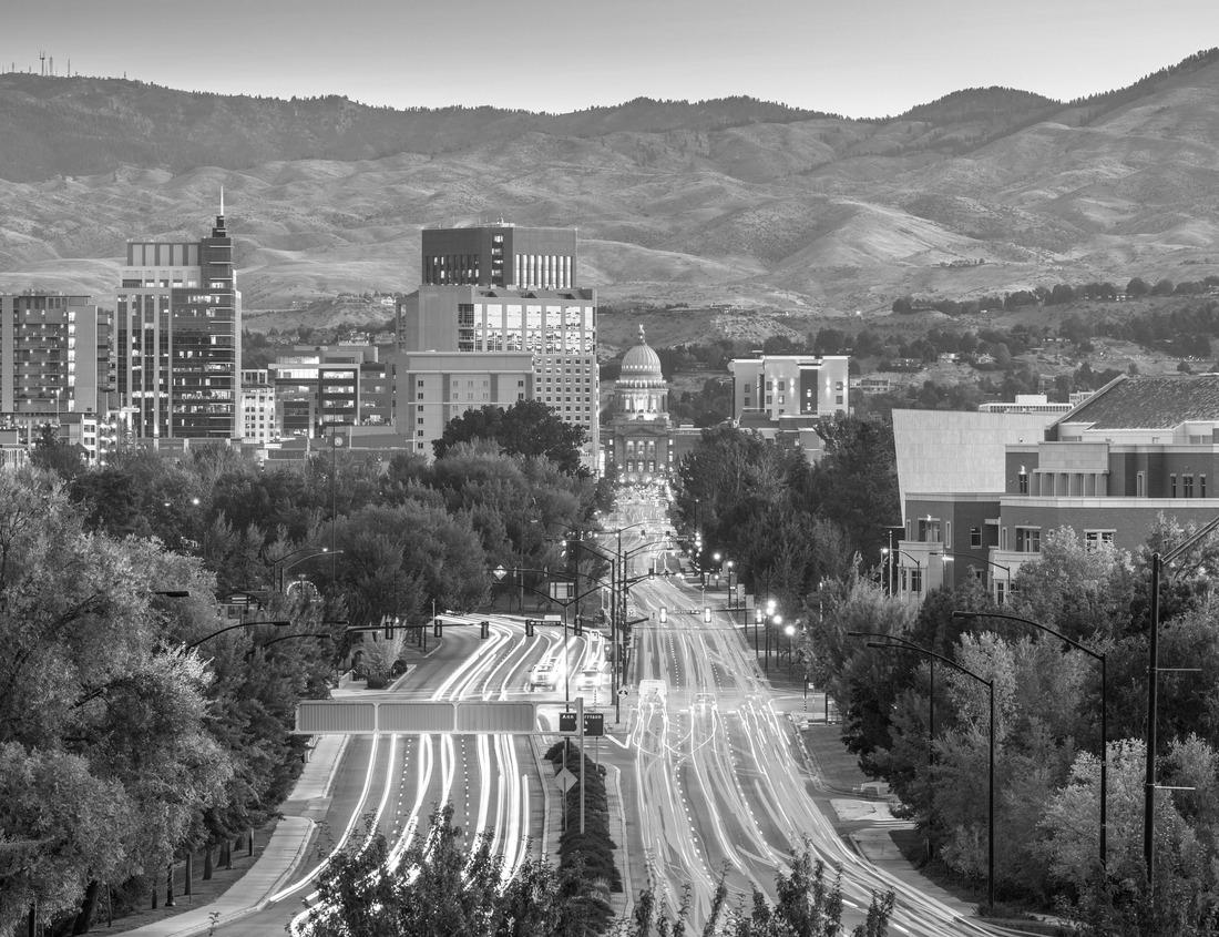 Noah Jigsaw Puzzle Kyoto, Japan in the Spring at Daikaku-ji Temple's pond in black white 1000 pieces