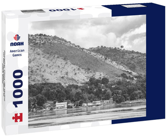 Noah Jigsaw Puzzle Shanghai, China city skyline on the Huangpu River in black white 1000 pieces