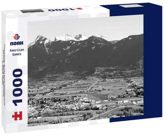 Noah Jigsaw Puzzle Panorama of old town architecture Munich, Bavaria, Germany in black white 1000 pieces