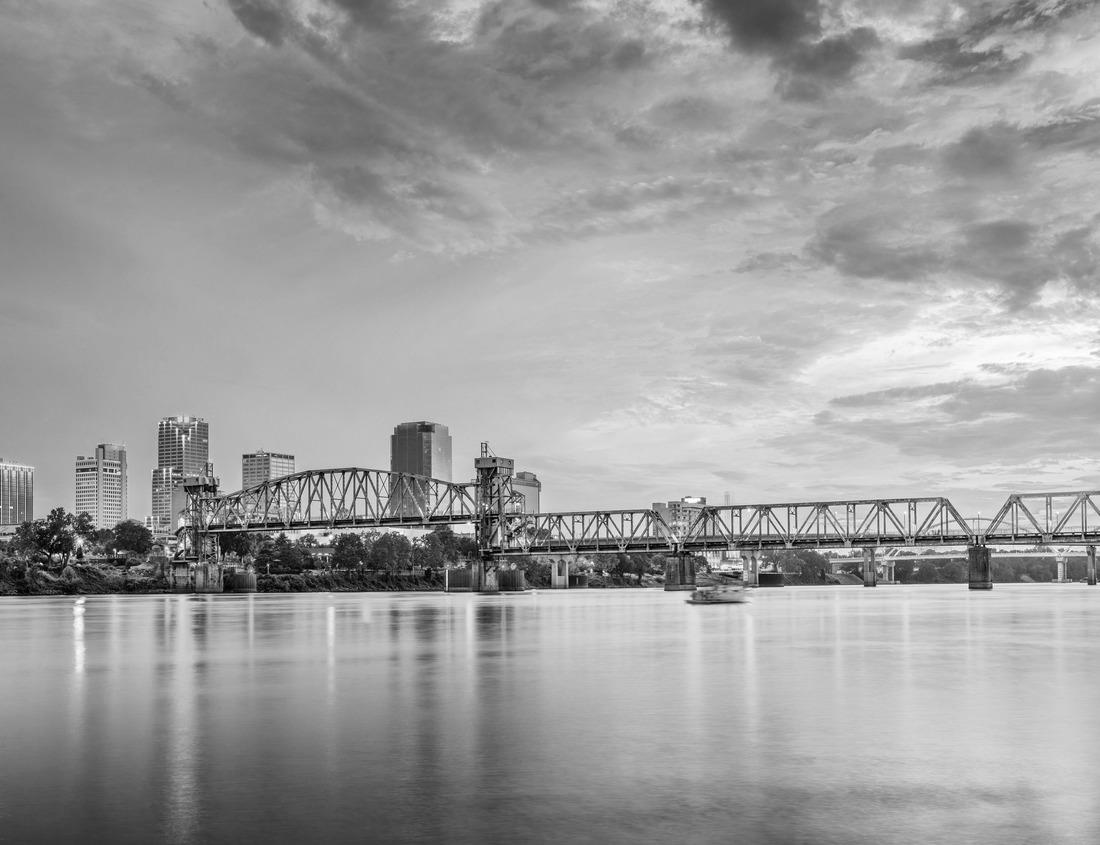 Noah Jigsaw Puzzle Lisbon, Portugal cityscape at Rossio Square in black white 1000 pieces