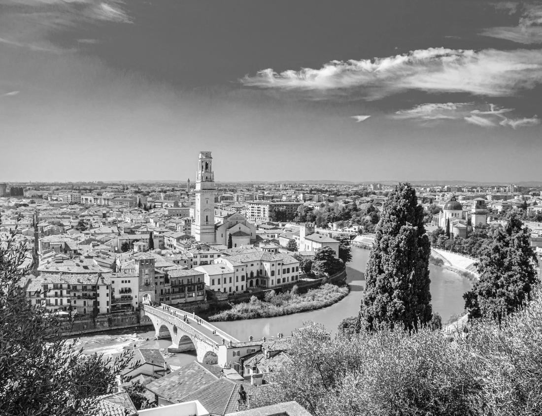 Noah Jigsaw Puzzle Bagan, Myanmar temples in the Archaeological Zone at dusk in black white 1000 pieces