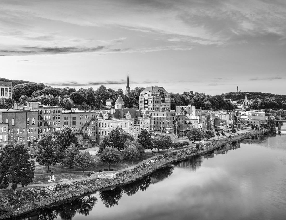 Noah Jigsaw Puzzle Finikoudes Beach - Larnaka City, Cyprus in black white 1000 pieces