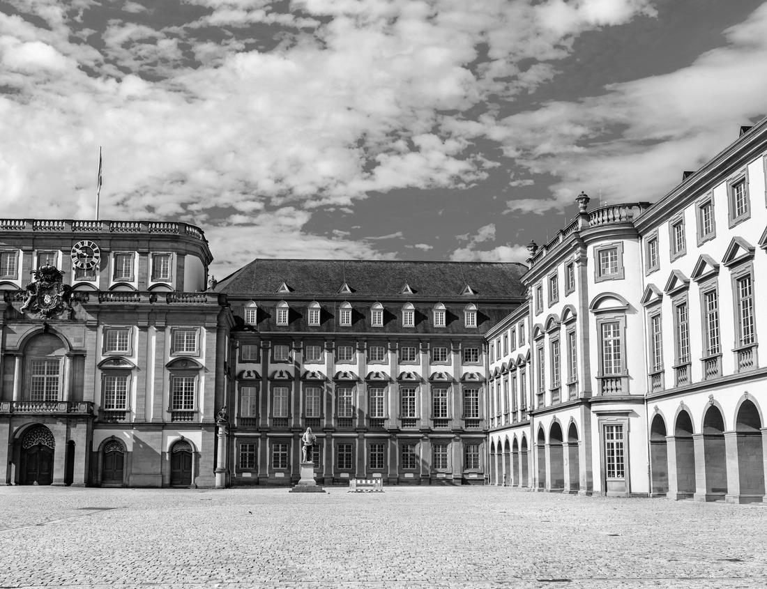 Noah Jigsaw Puzzle Aerial view on Marienplatz City Hall and Church of Our Lady in Munich, Germany in black white 1000 pieces