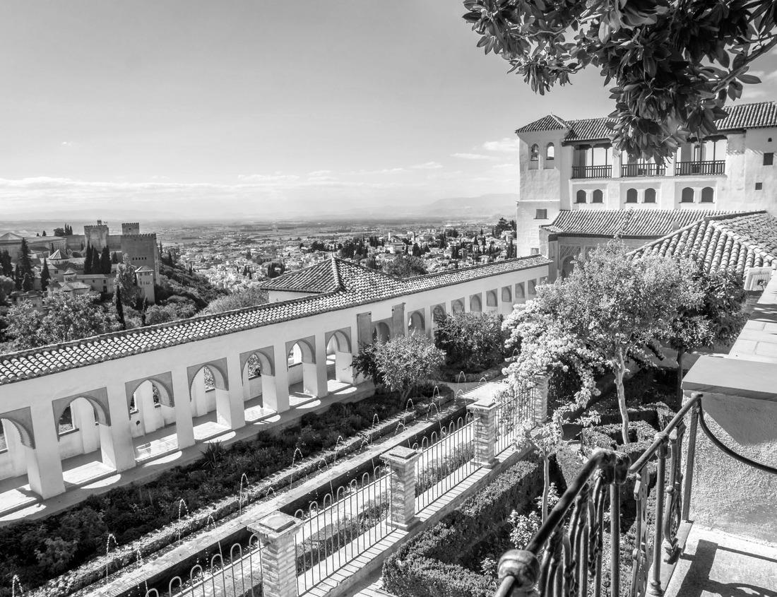 Noah Jigsaw Puzzle Nevada-Great Basin National Park-Alpine Lakes Trail. Autumn in Great Basin is a most colorful event, which makes the spectacular scenery even more magnificent in black white 1000 pieces