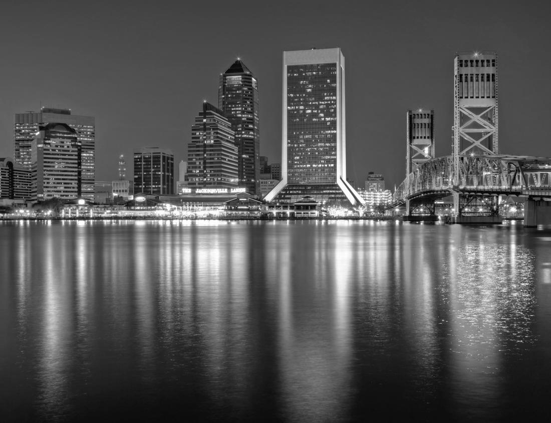 Noah Jigsaw Puzzle Los Angeles in black white 1000 pieces