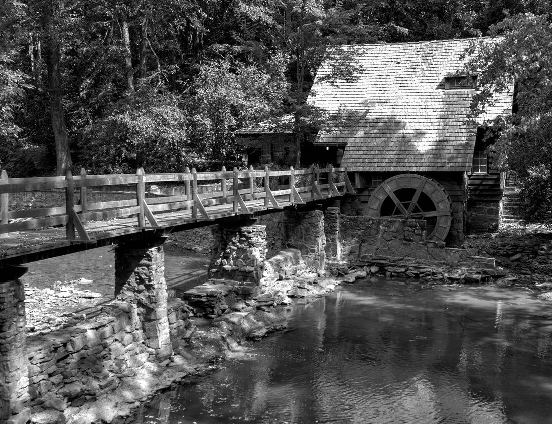 Noah Jigsaw Puzzle Kyoto, Japan at Kiyomizu-dera Temple in the spring in black white 1000 pieces