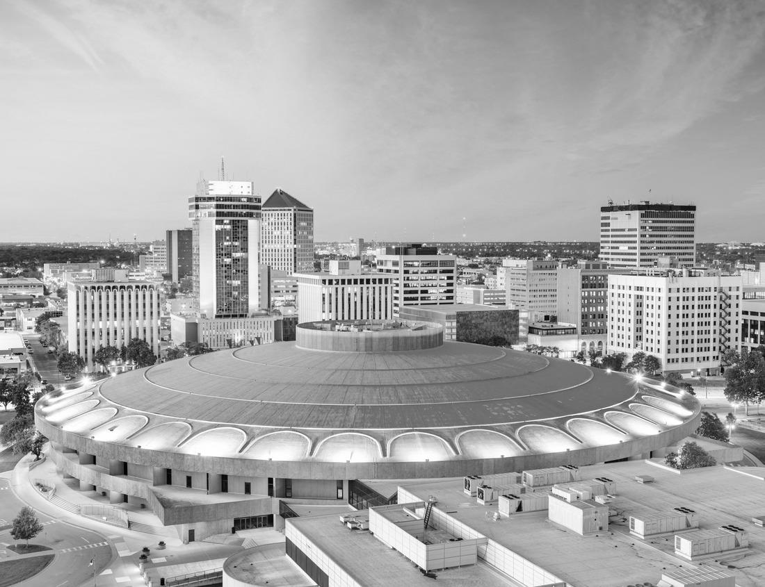 Noah Jigsaw Puzzle Grand Rapids Bridge at night in Michigan summertime in black white 1000 pieces