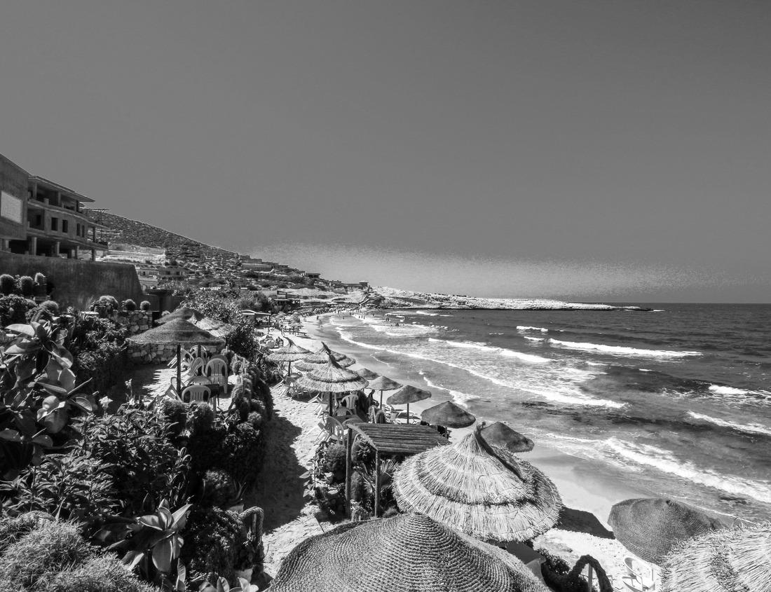 Noah Jigsaw Puzzle Great Wall of China at the Jinshanling section in black white 1000 pieces