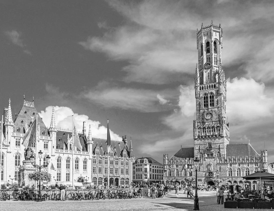 Noah Jigsaw Puzzle Aerial view of the city of Liège in the Walloon region of Belgium with the Church of St. Bartholomew and the Curtius Museum in black white 1000 pieces