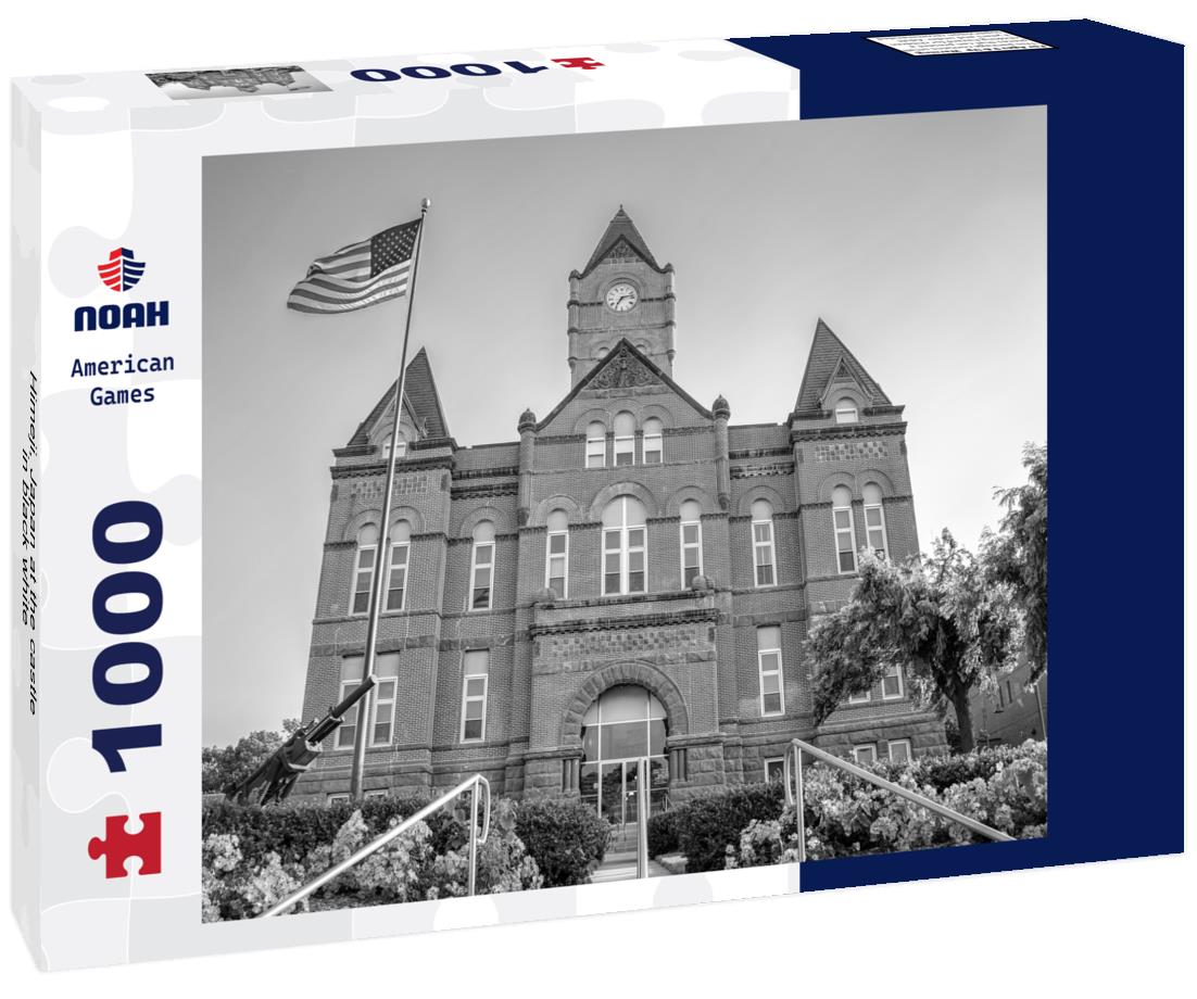 Noah Jigsaw Puzzle Himeji, Japan at the castle in black white 1000 pieces