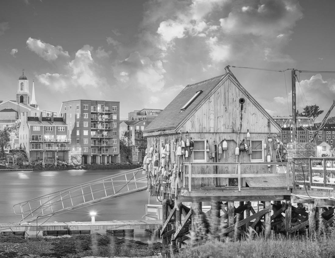 Noah Jigsaw Puzzle Kornhaus, Rorschach, St. Gallen, Switzerland in black white 1000 pieces