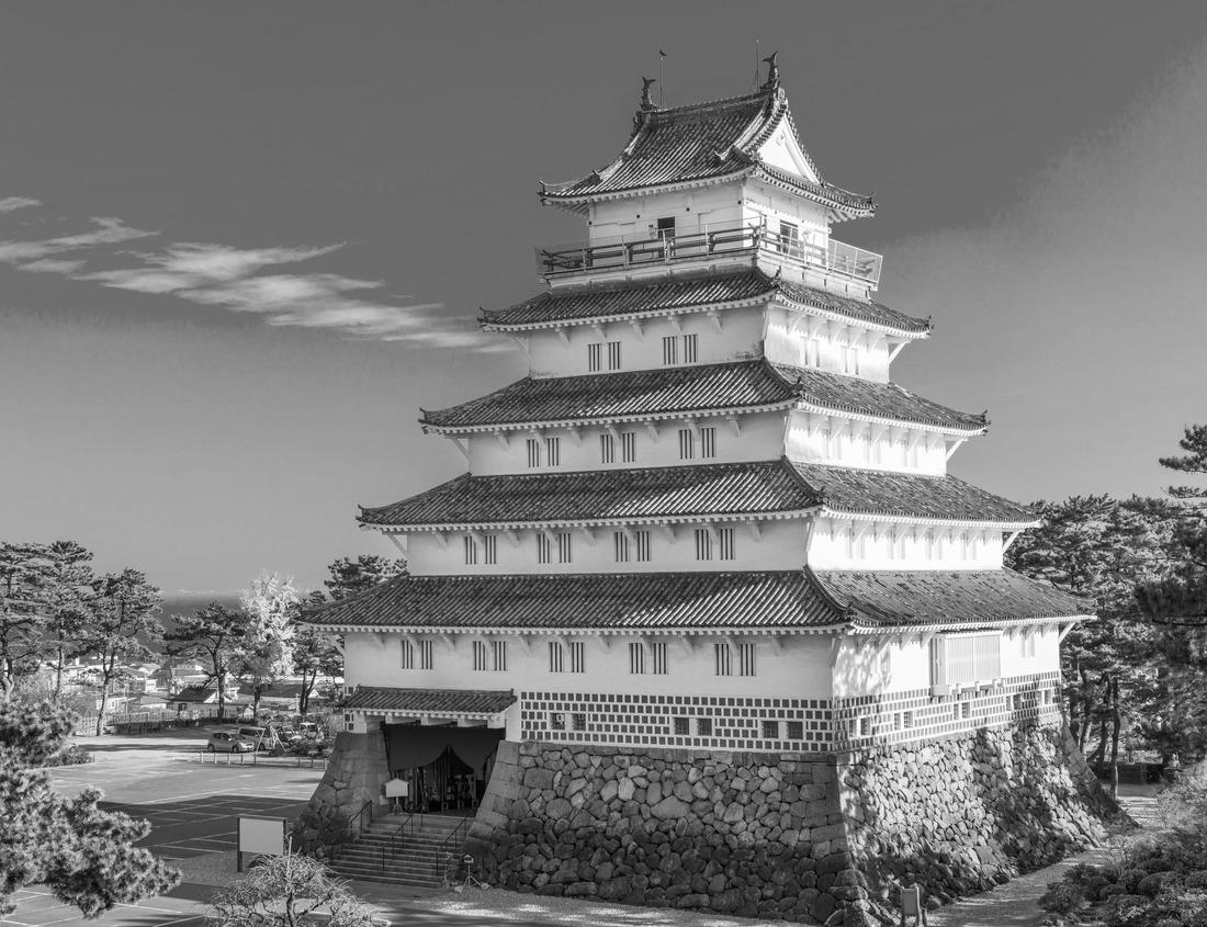 Noah Jigsaw Puzzle Macau, China city skyline at dusk in black white 1000 pieces