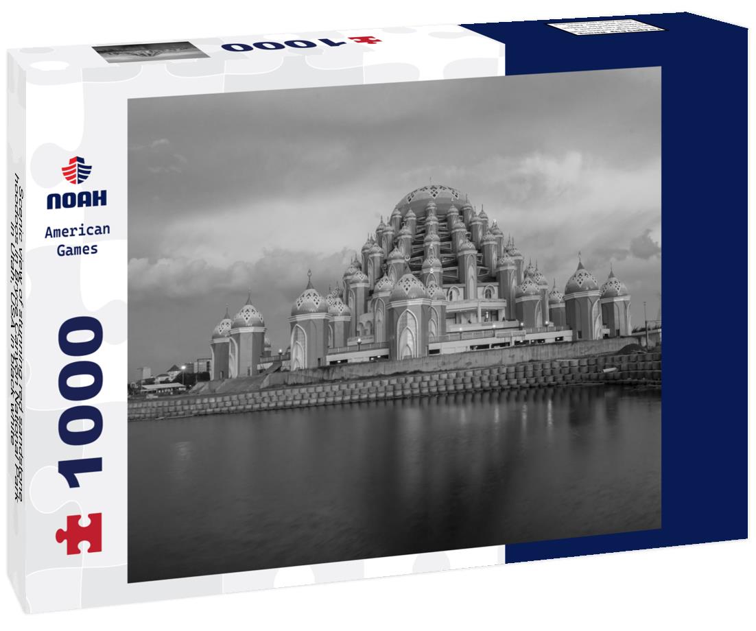 Noah Jigsaw Puzzle Scenic view of stunning red sandstone hoodoos in Bryce Canyon National Park in Utah, USA in black white 1000 pieces