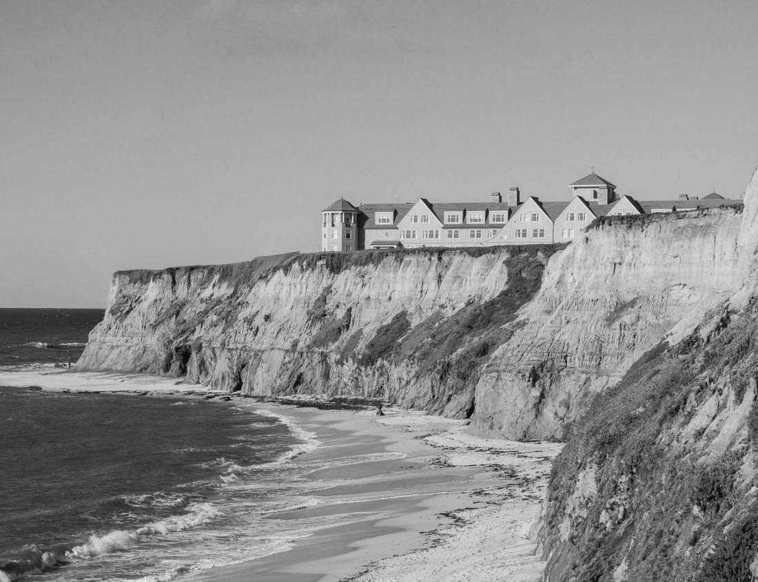 Noah Jigsaw Puzzle Hiking in Mount Elgon, Uganda, Africa in black white 1000 pieces