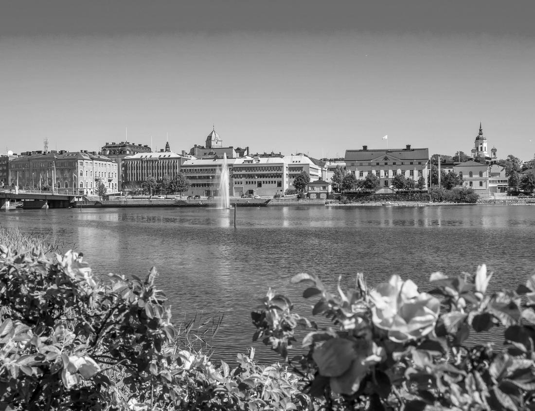 Noah Jigsaw Puzzle Medieval Crusaders Castle in Al Karak - Jordan in black white 1000 pieces