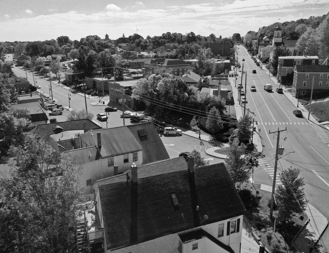 Noah Jigsaw Puzzle Moraine Lake panorama in Banff National Park, Alberta, Canada in black white 1000 pieces