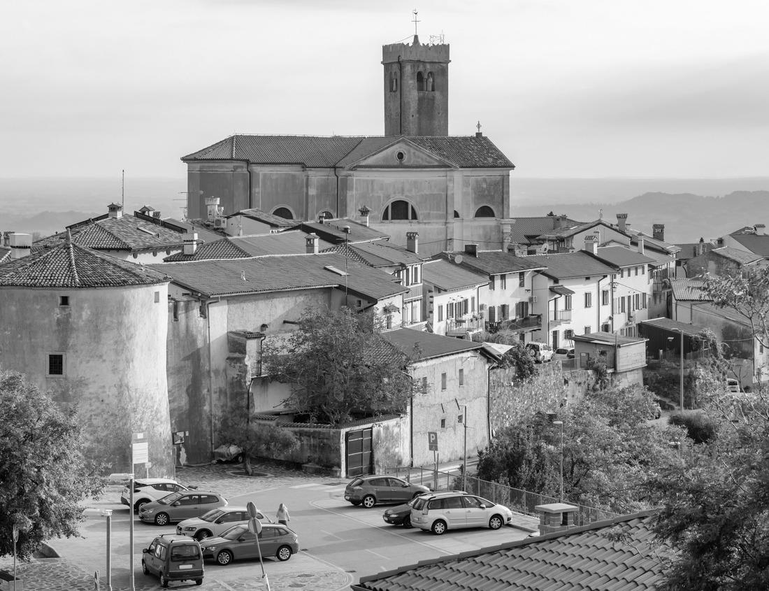 Noah Jigsaw Puzzle Keeper of the Plains Indian in Wichita, Kansas at sunrise. A steel sculpture by Blackbear Bosin that stands at the fork of the Arkansas River in black white 1000 pieces