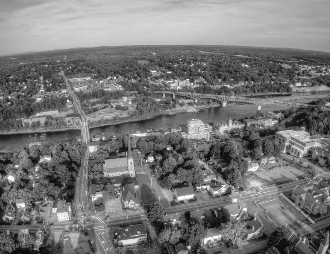 Noah Jigsaw Puzzle Meoto Iwa Rocks, Futami, Mie Prefecture, Japan in black white 1000 pieces