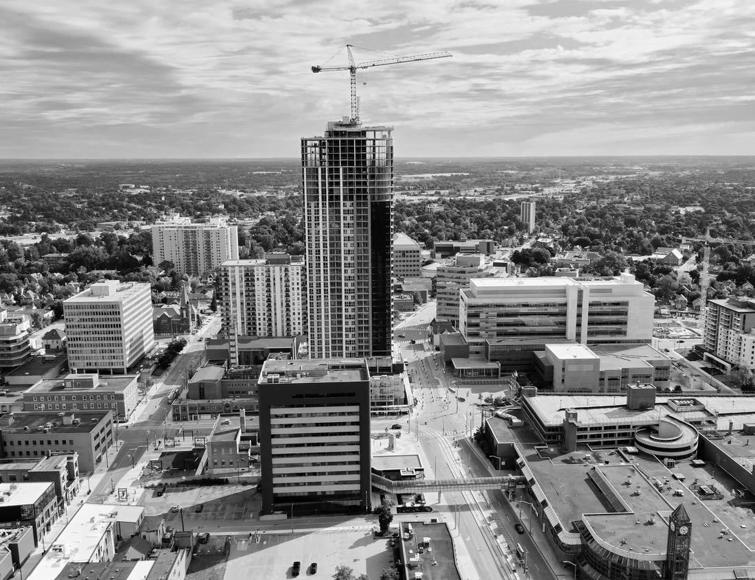 Noah Jigsaw Puzzle An overlook at Shenandoah National Park in Virginia with autumn colors in black white 1000 pieces