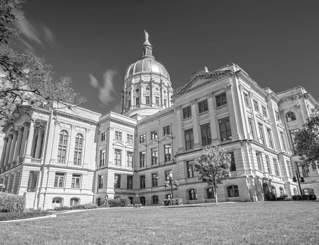 Noah Jigsaw Puzzle Kansas State Capitol in Topeka in broad daylight in black white 1000 pieces