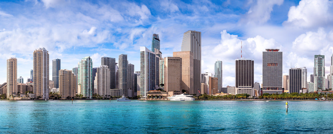 the skyline of Miami, Florida 2000pc Panoramic Puzzle