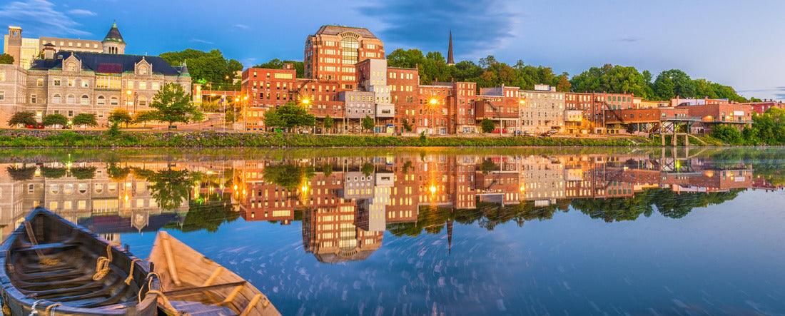 Augusta, Maine, USA skyline on the river 2000pc Panoramic Puzzle