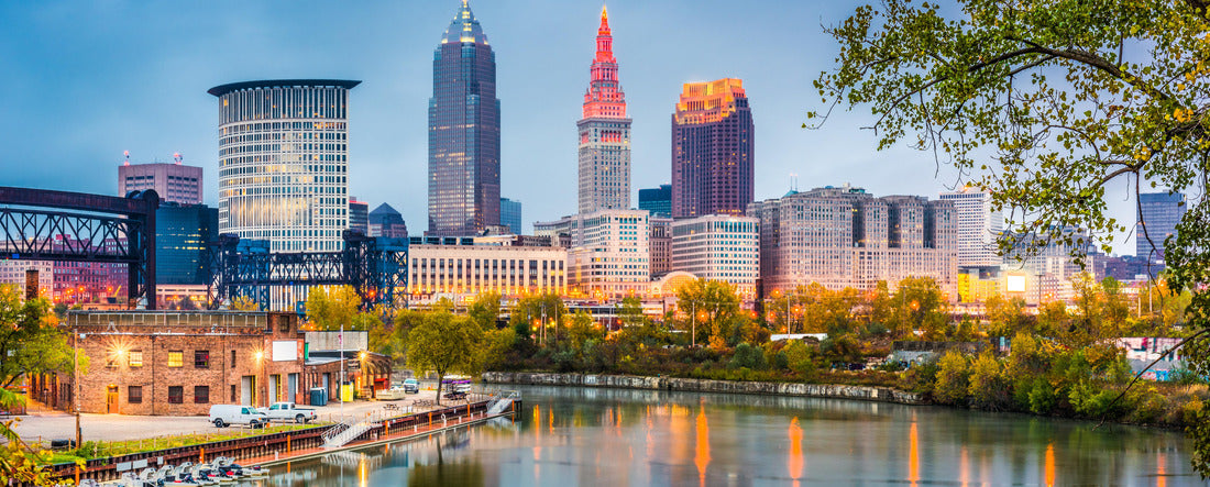 Cleveland, Ohio, USA skyline on the river 2000pc Panoramic Puzzle