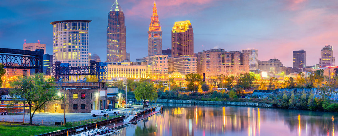 Cleveland, Ohio, USA skyline on the Cuyahoga River 2000pc Panoramic Puzzle