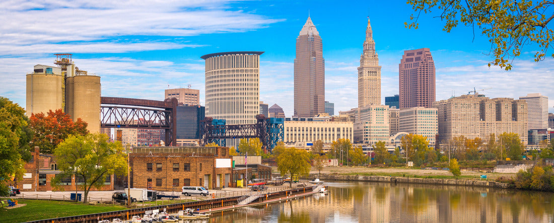 Cleveland, Ohio, USA skyline on the Cuyahoga River 2000pc Panoramic Puzzle