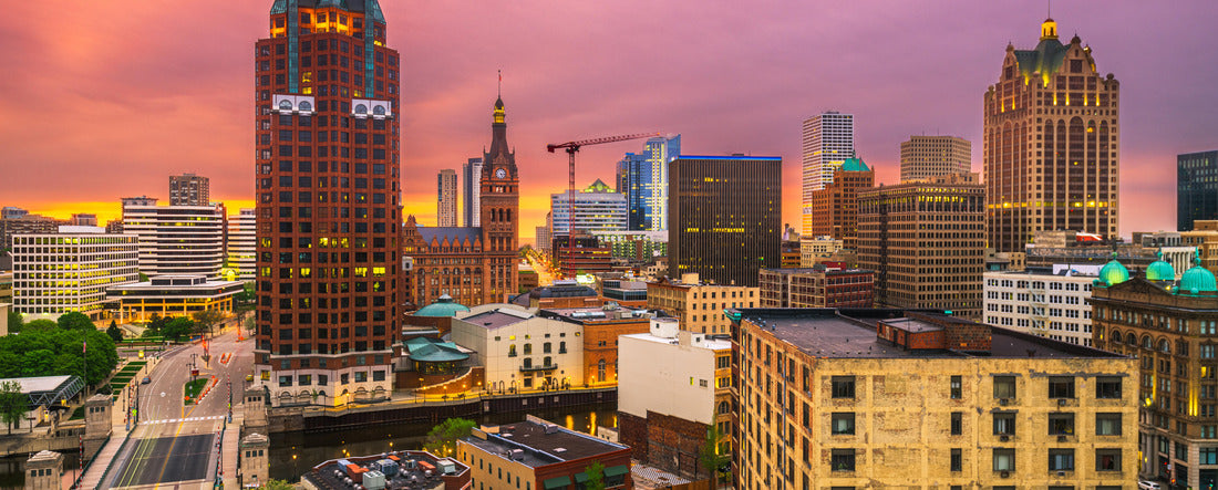 Milwaukee, WIsconsin, USA downtown skyline at dusk 2000pc Panoramic Puzzle