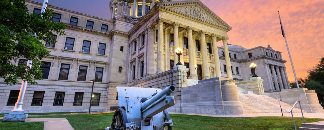 Noah Jigsaw Puzzle Mississippi State Capitol in Jackson, Mississippi, USA panorama 2000 pieces