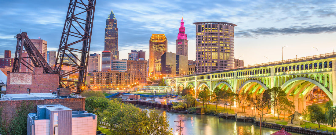 Cleveland, Ohio, USA city skyline over the Cuyahoga River 2000pc Panoramic Puzzle