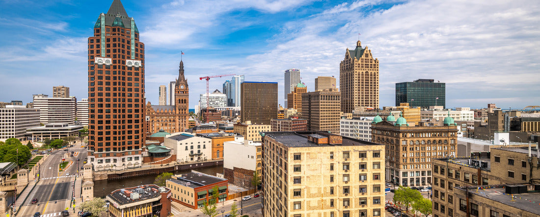 Milwaukee, Wisconsin, USA downtown skyline in the afternoon 2000pc Panoramic Puzzle