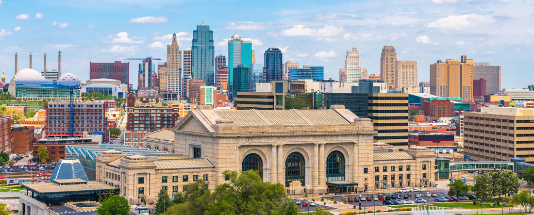 Kansas City, Missouri, USA downtown skyline with Union Station 2000pc Panoramic Puzzle