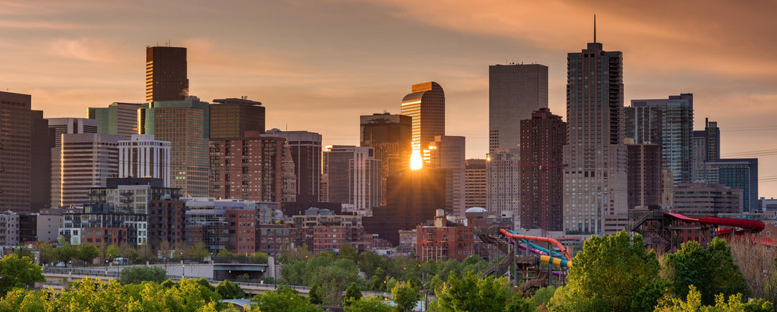 Unique view of the Denver Colorado skyline with a sun star reflection 2000pc Panoramic Puzzle