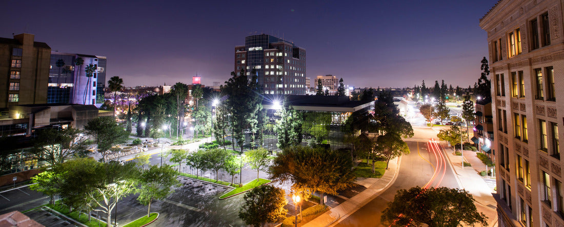 Twilight embraces the Anaheim, California skyline as day turns into night 2000pc Panoramic Puzzle