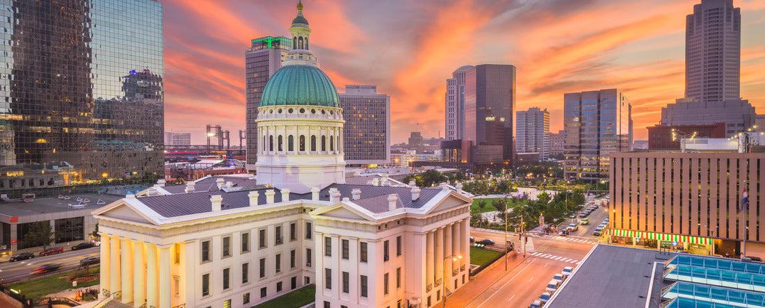 St. Louis, Missouri, USA downtown cityscape with the old courthouse at dusk 2000pc Panoramic Puzzle