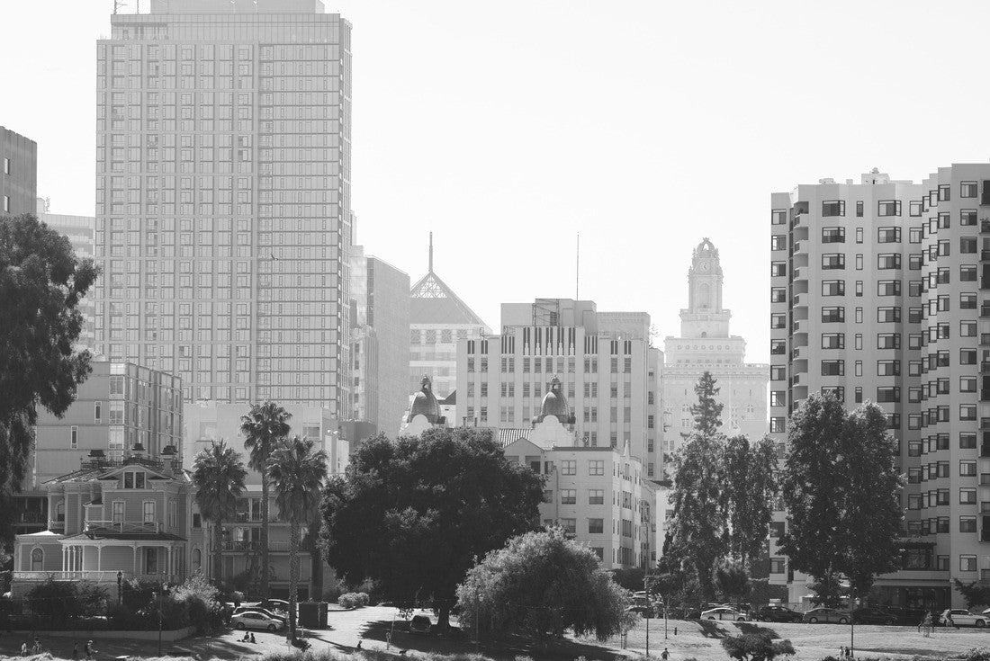 Late afternoon view of the historic downtown city center of Oakland, California, USA 2000pc PuzzleBlack and White