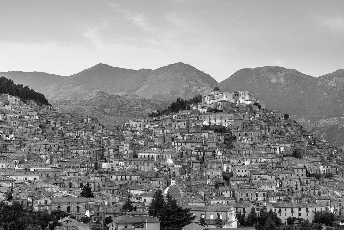 Morano Calabro, Italy mountain town in the province of Cosenza in the Calabria region at sunset 2000pc PuzzleBlack and White
