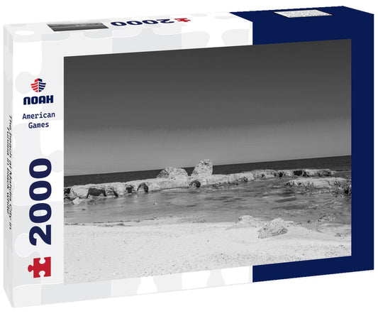 Noah Jigsaw Puzzle The beach at Mahdia City in Tunisia in black white 2000 pieces