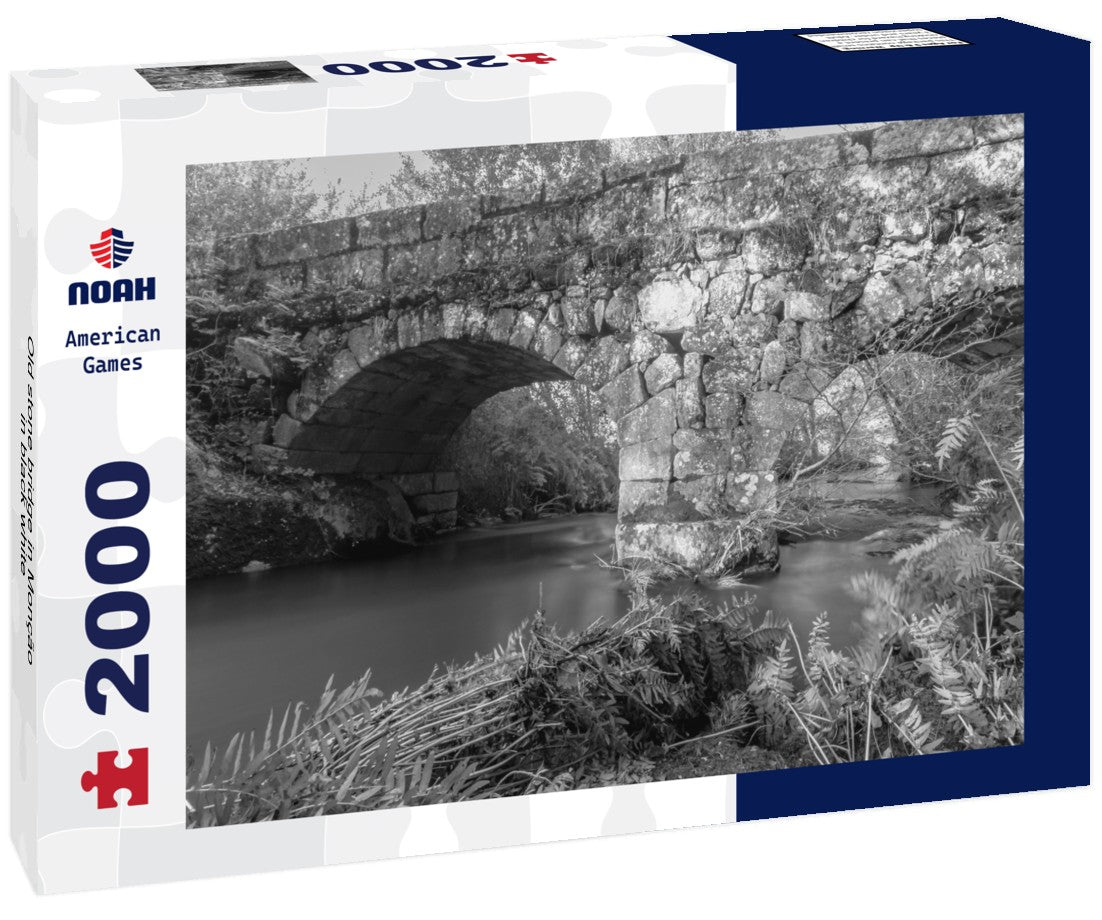 Noah Jigsaw Puzzle Old stone bridge in Monção in black white 2000 pieces