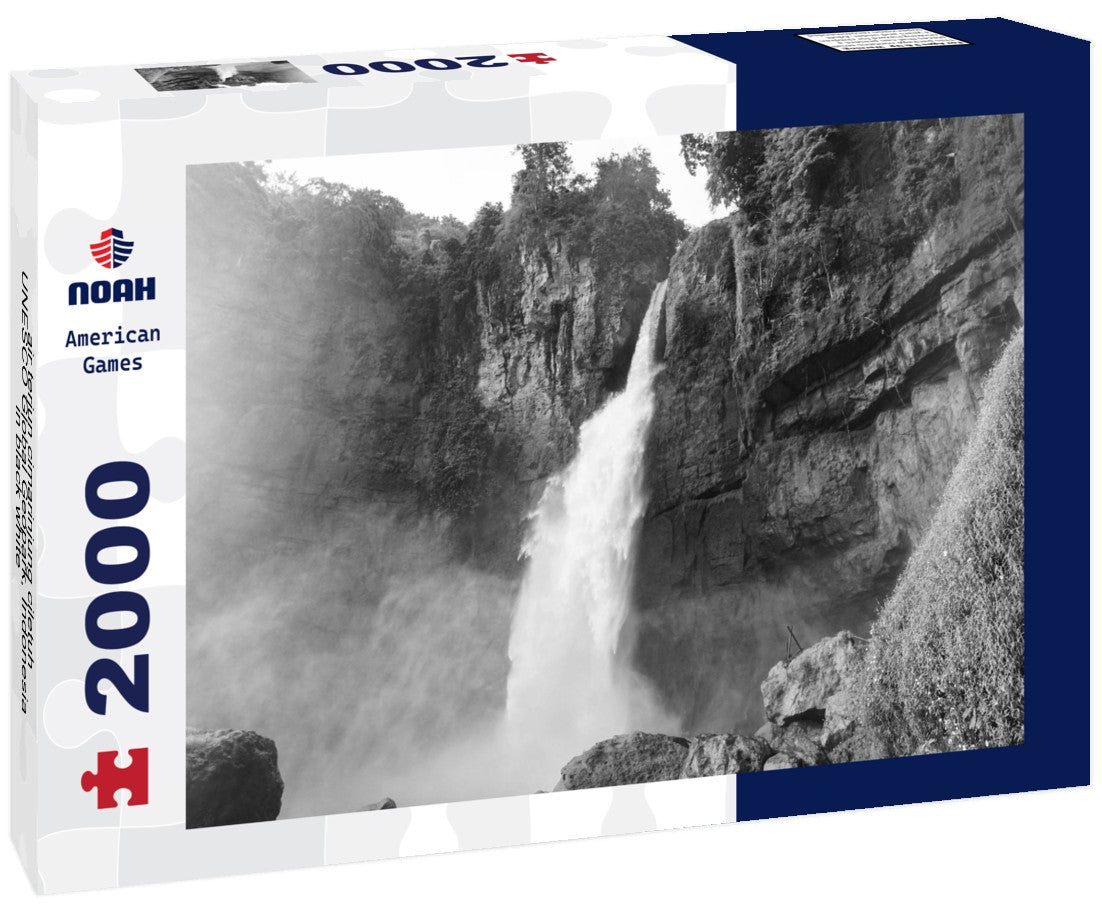 Noah Jigsaw Puzzle air terjun cimarinjung ciletuh UNESCO Global Geopark, Indonesia in black white 2000 pieces