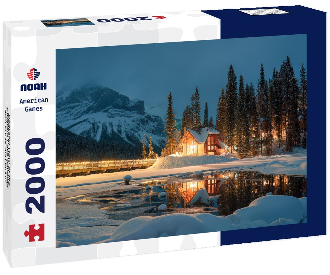 Noah Jigsaw Puzzle Beautiful view of the Emerald Lake covered with snow and wood 2000 pieces