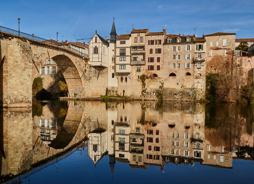 Villeneuve sur Lot village in France