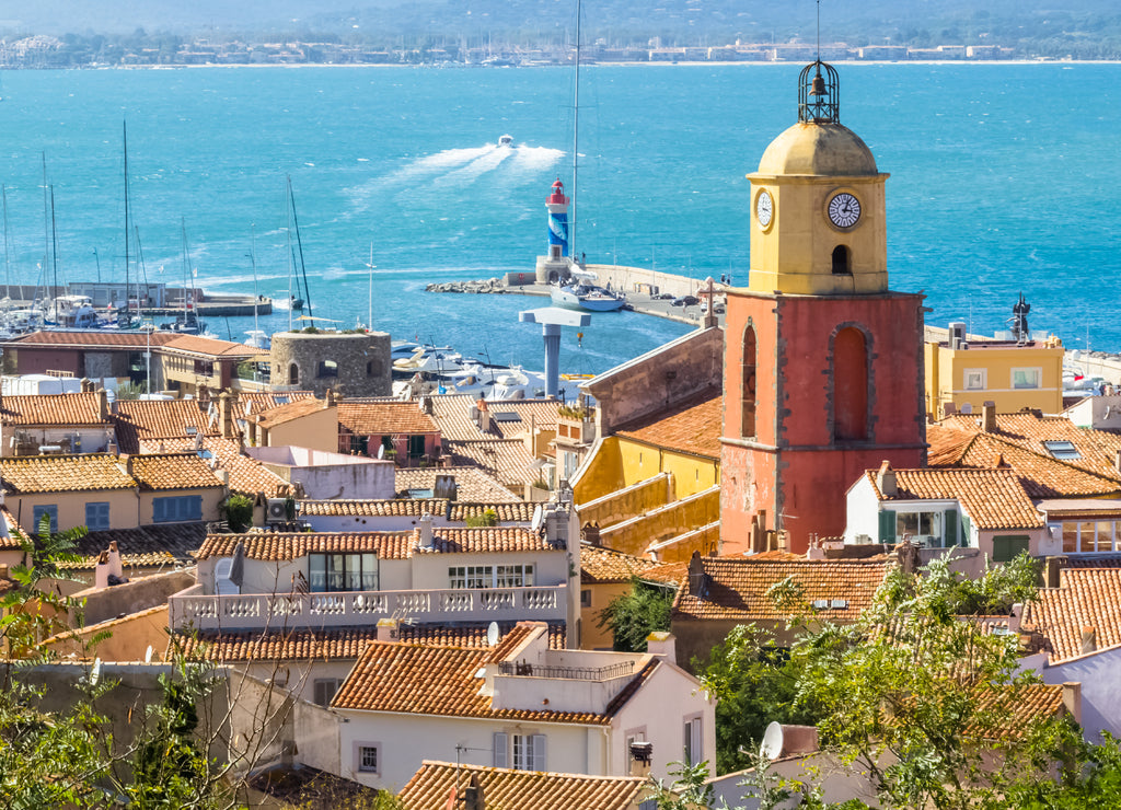 ville et port de Saint-Tropez, côte d'Azur, France
