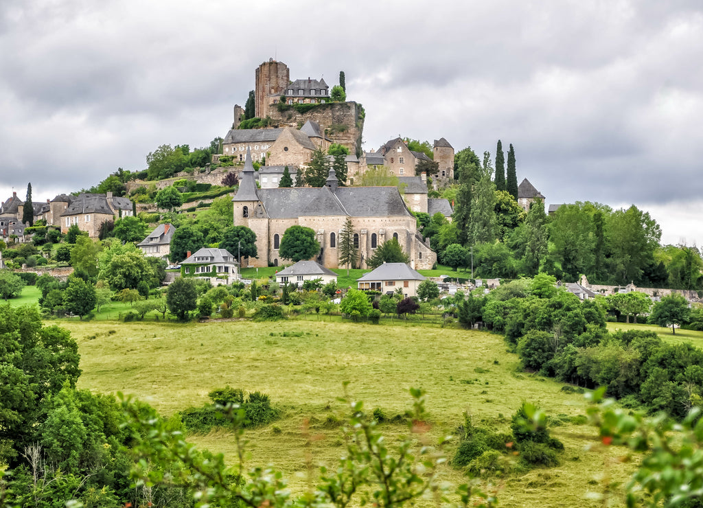 The town of Turenne is known for its characteristic location, on top of a rock and has been recognized by Les Plus Beaux Villages de France as one of the most beautiful villages in France