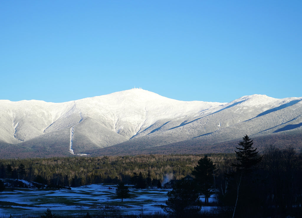 landscape of mount Washington after winter snow