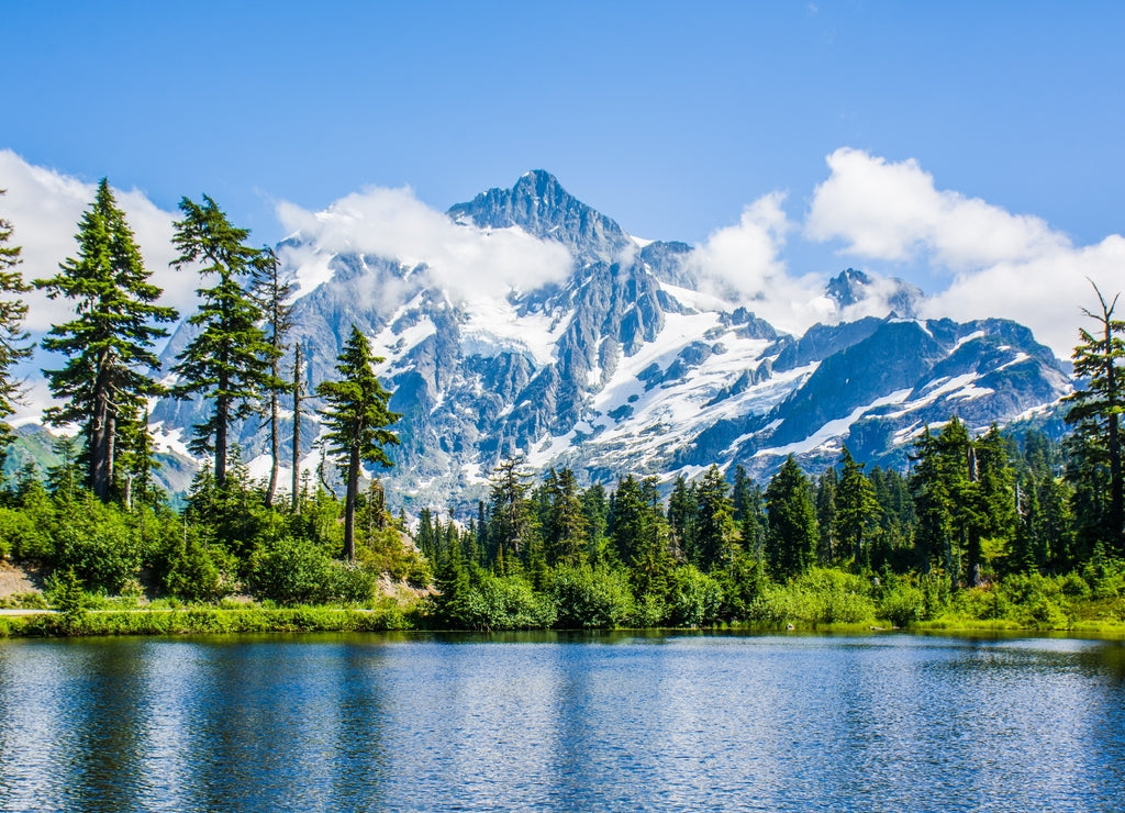 Reflection Mount Shuksan and Picture lake, North Cascades National Park, Washington, USA